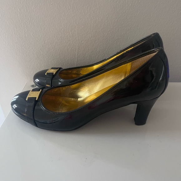 Ralph Lauren Black Patent Leather Pumps in size 8 - Picture 2 of 11